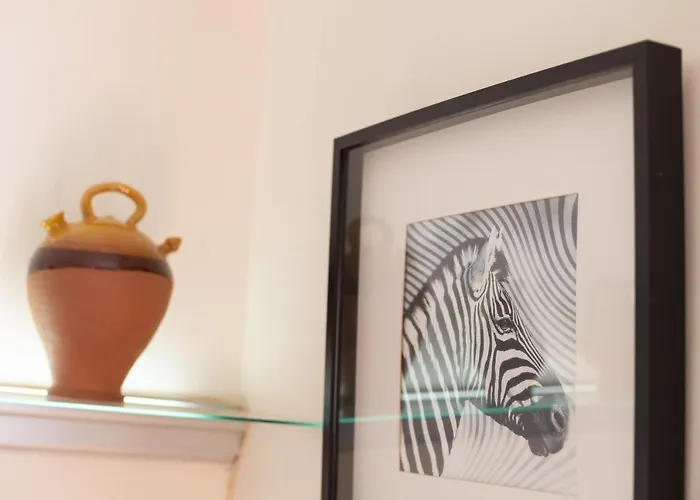 Aparteasy - Modernist Flat In Eixample Center