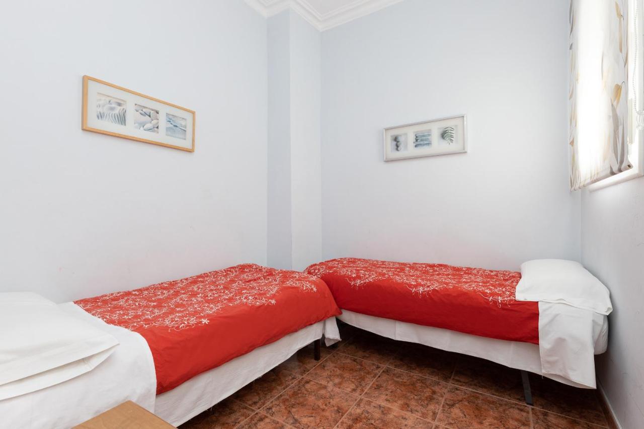 Aparteasy - Modernist Flat In Eixample Center Barcellona