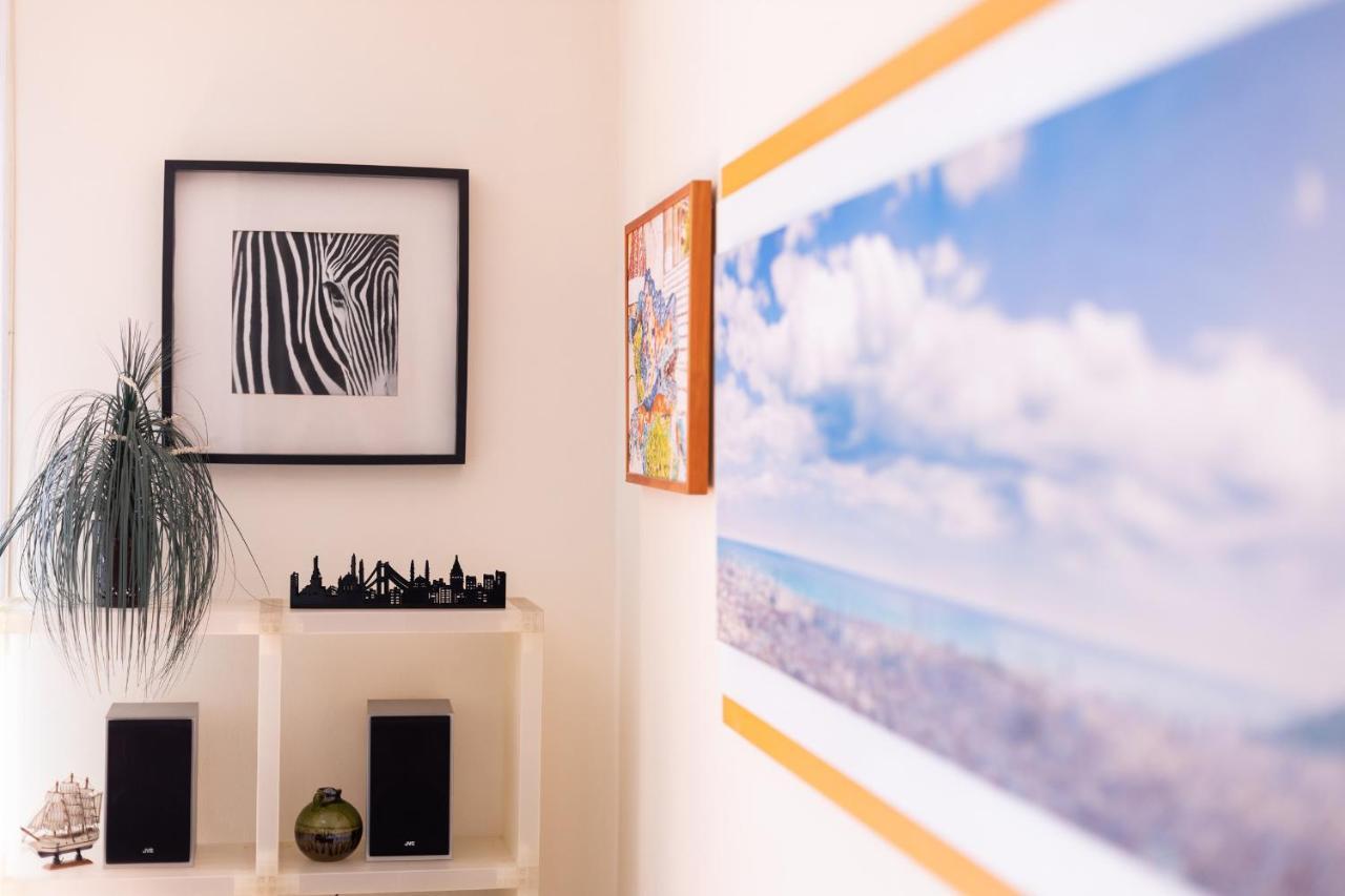 Aparteasy - Modernist Flat In Eixample Center * Barcellona