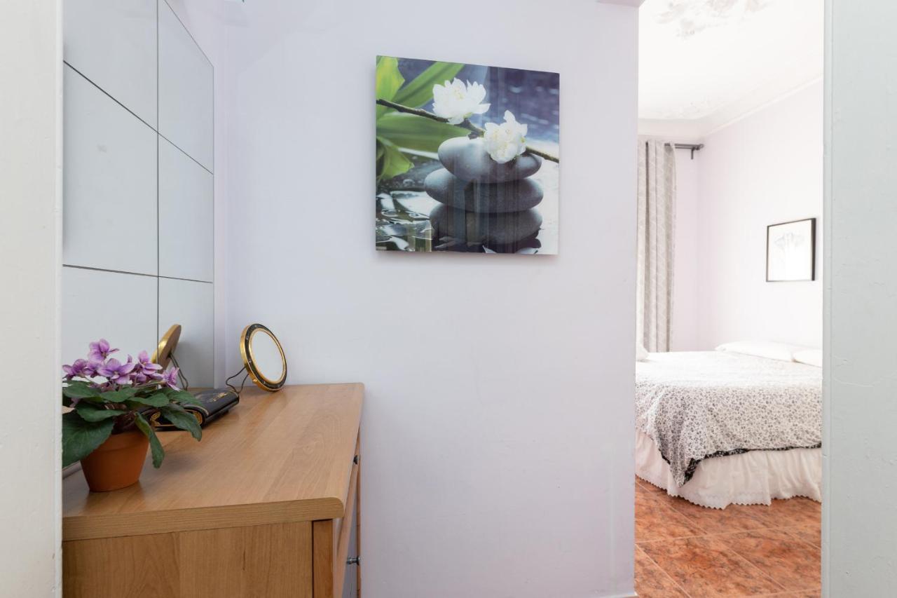 Aparteasy - Modernist Flat In Eixample Center Barcellona